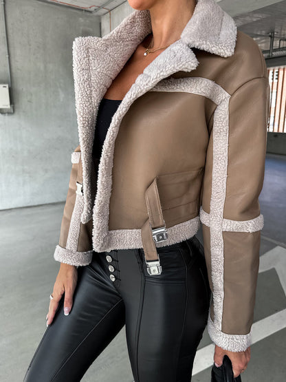 Veste en cuir pelucheux