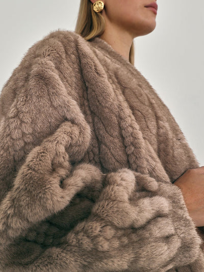 VAIL | Cardigan Chic et Douillet en Fausse Fourrure