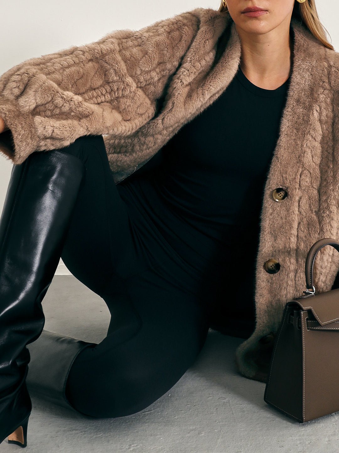 VAIL | Cardigan Chic et Douillet en Fausse Fourrure