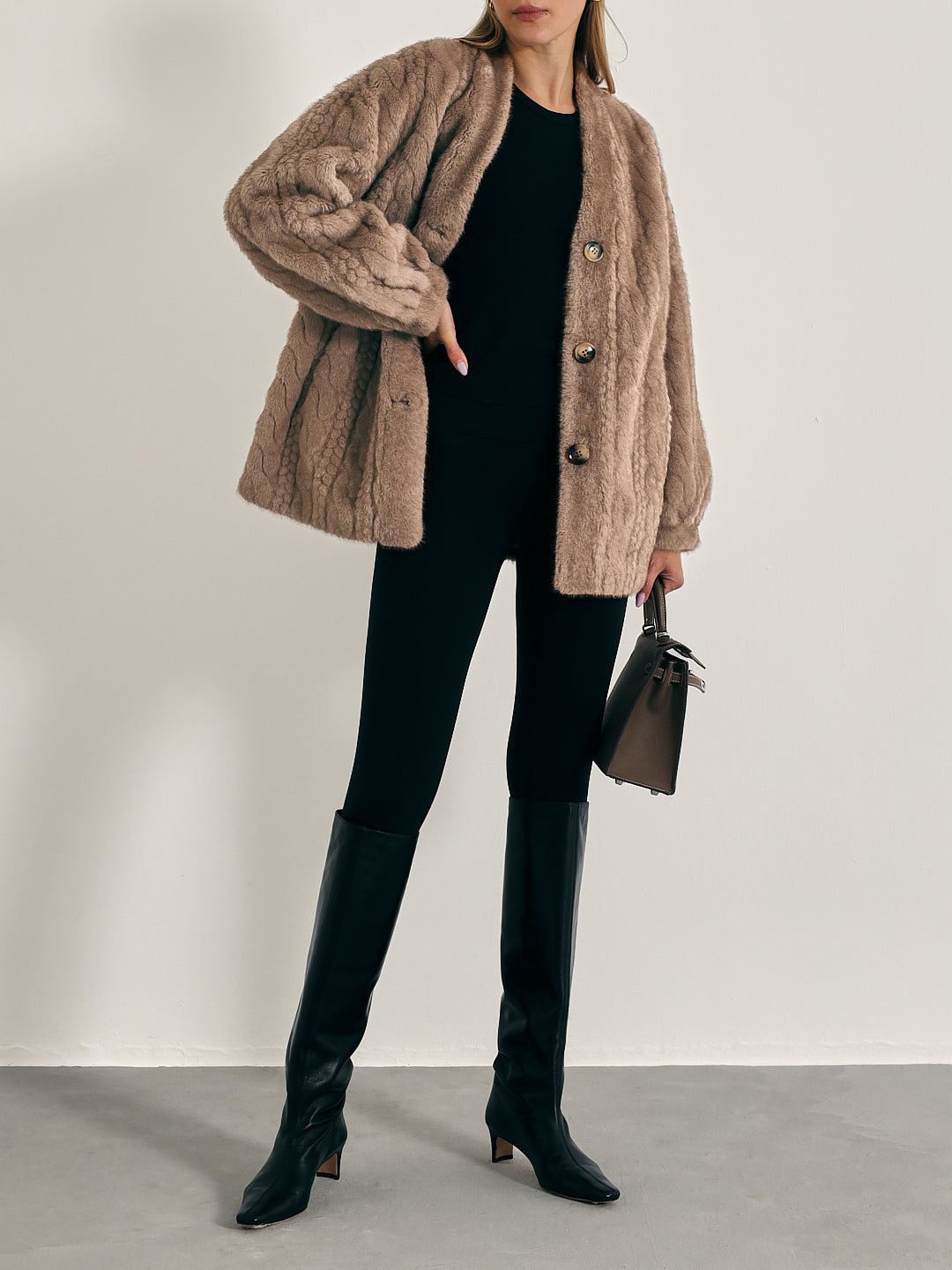 VAIL | Cardigan Chic et Douillet en Fausse Fourrure