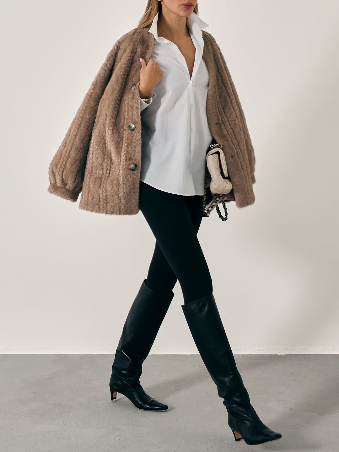 VAIL | Cardigan Chic et Douillet en Fausse Fourrure